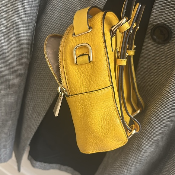 MICHAEL KORS YELLOW MINI BACKPACK CROSSBODY - Picture 5 of 8